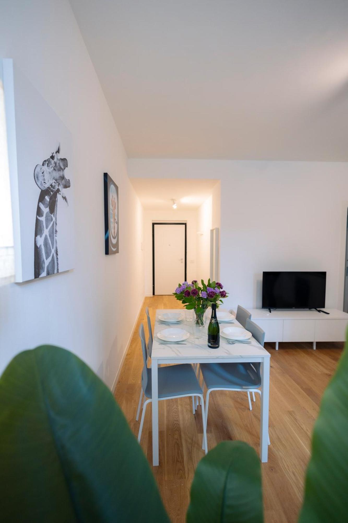 Apartamento The Urban Wildlife - San Babila Duomo Milán Exterior foto